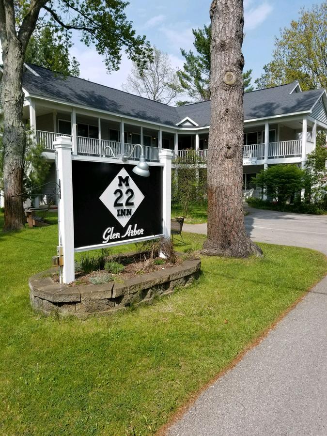 The M-22 Inn Glen Arbor Exterior photo